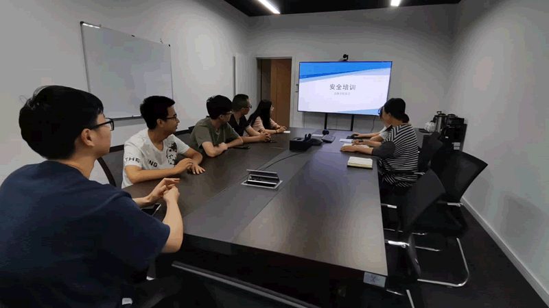 以某机构课程体系为例，该机构推出的《企业培训师资格证考试教材》具备以下特点：